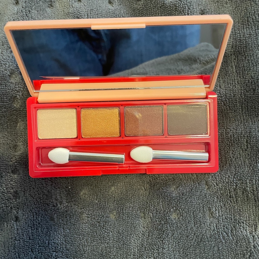 Clinique eye shadow. New!